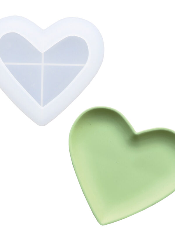 Silicone mould heart-shaped dish