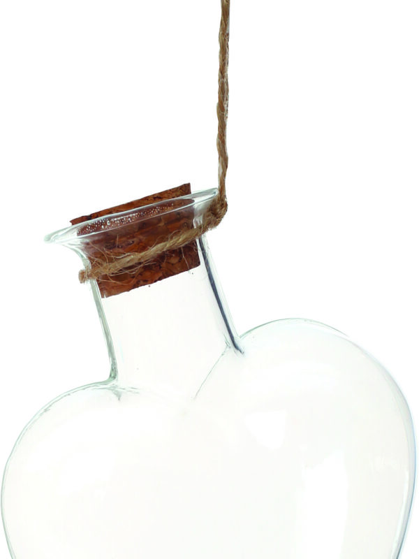 Glass heart 80 mm x 90 mm x 35 mm