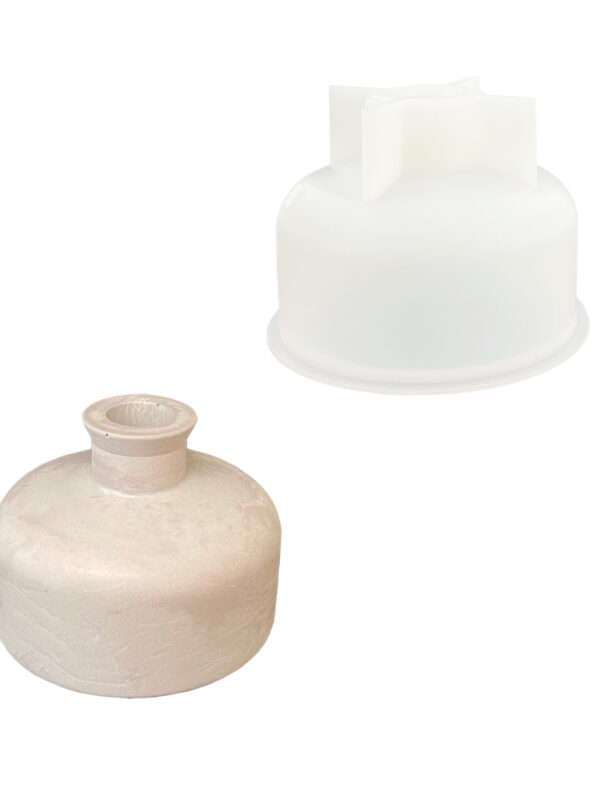 Silicone mould rough vase