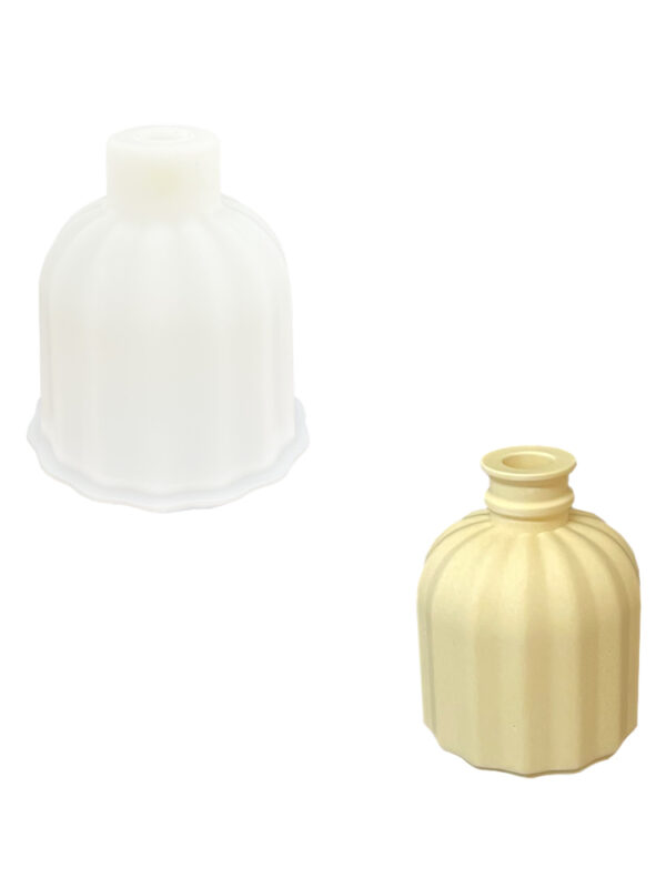 Silicone mould striped vase