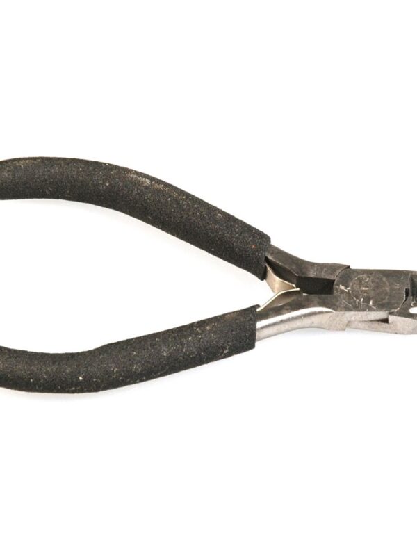 Cutting pliers