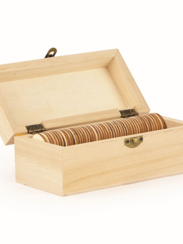 Wooden chest with 50 message hearts 150 mm x 60 mm x 70 mm