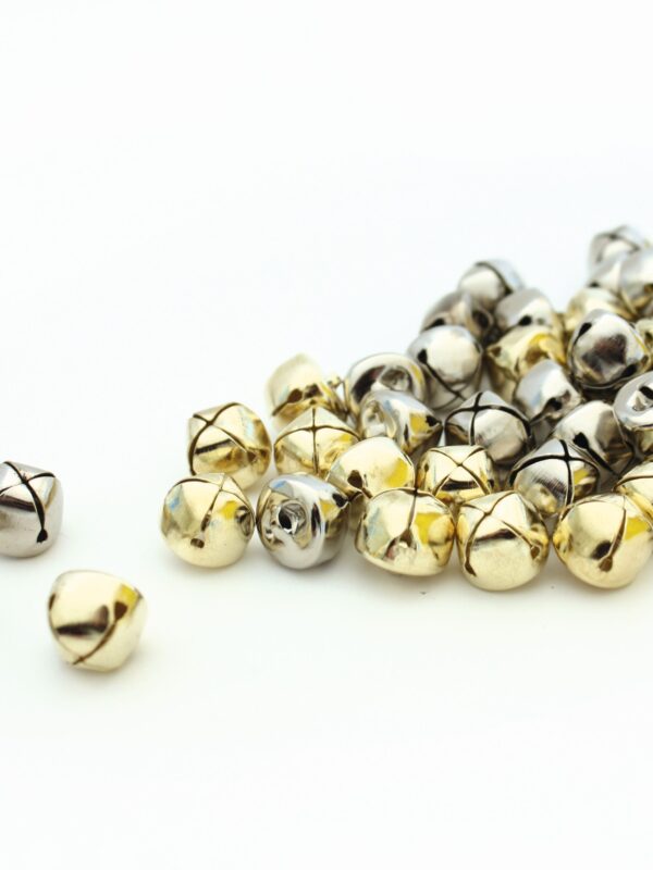 Belletjes 13 mm – Goud en zilver (10 stuks)