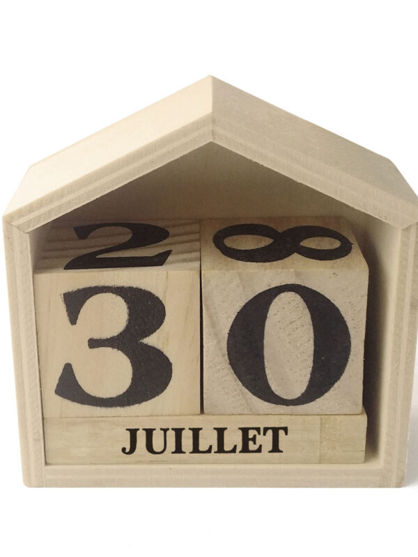 Perpetual calendar wooden house 73 x 78 x 34 mm