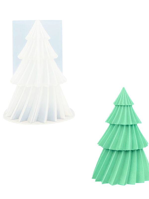 Silicone mould turning Christmas tree