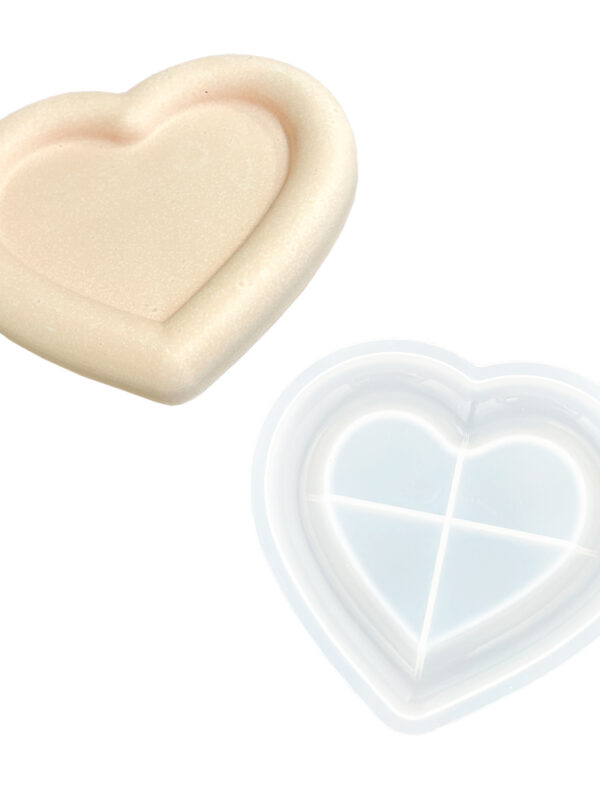 Silicone mould heart-shaped dish